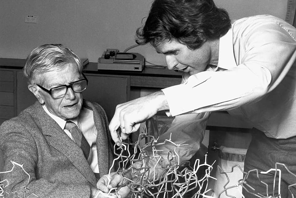 Frank Macfarlane Burnet - Peter Colman, Officer of the CSIRO at the Division of Protein Chemistry, showing his flu protein (neuraminidase) model to Frank Macfarlane Burnet.