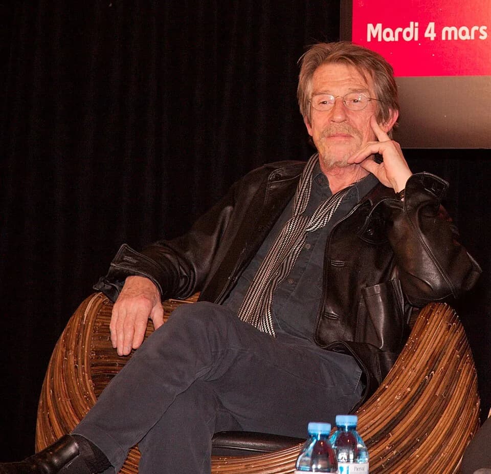John Hurt - Rendezvous with John Hurt at Fnac des Ternes (Paris, France).