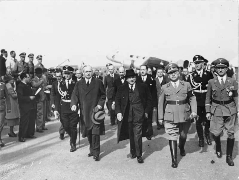Édouard Daladier - For documentary purposes the German Federal Archive often retained the original image captions, which may be erroneous, biased, obsolete or politically extreme. Historische Stunden 