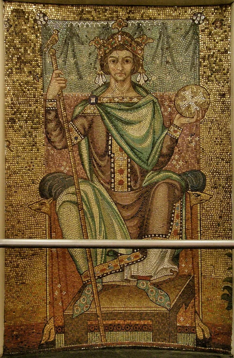 Henry II, Holy Roman Emperor - Berlin, Mosaik aus dem Jahre 1903 von Heinrich II im U-Bahnhof Richard-Wagner-Platz, ursprünglich im Hotel "Bayernhof" (Potsdamer Straße), 1975 umgesetzt