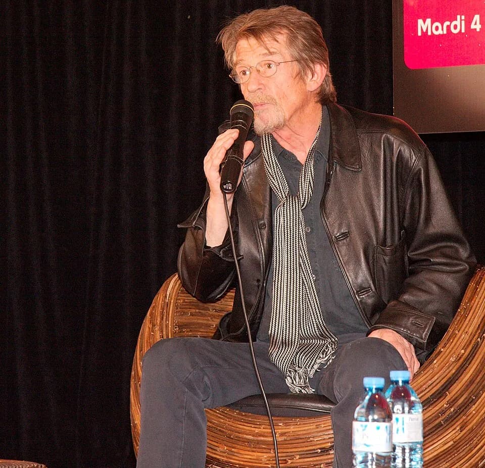 John Hurt - Rendezvous with John Hurt at Fnac des Ternes (Paris, France).