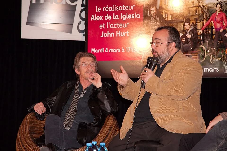 John Hurt - Rendezvous with John Hurt and Álex de la Iglesia at Fnac des Ternes (Paris, France).
