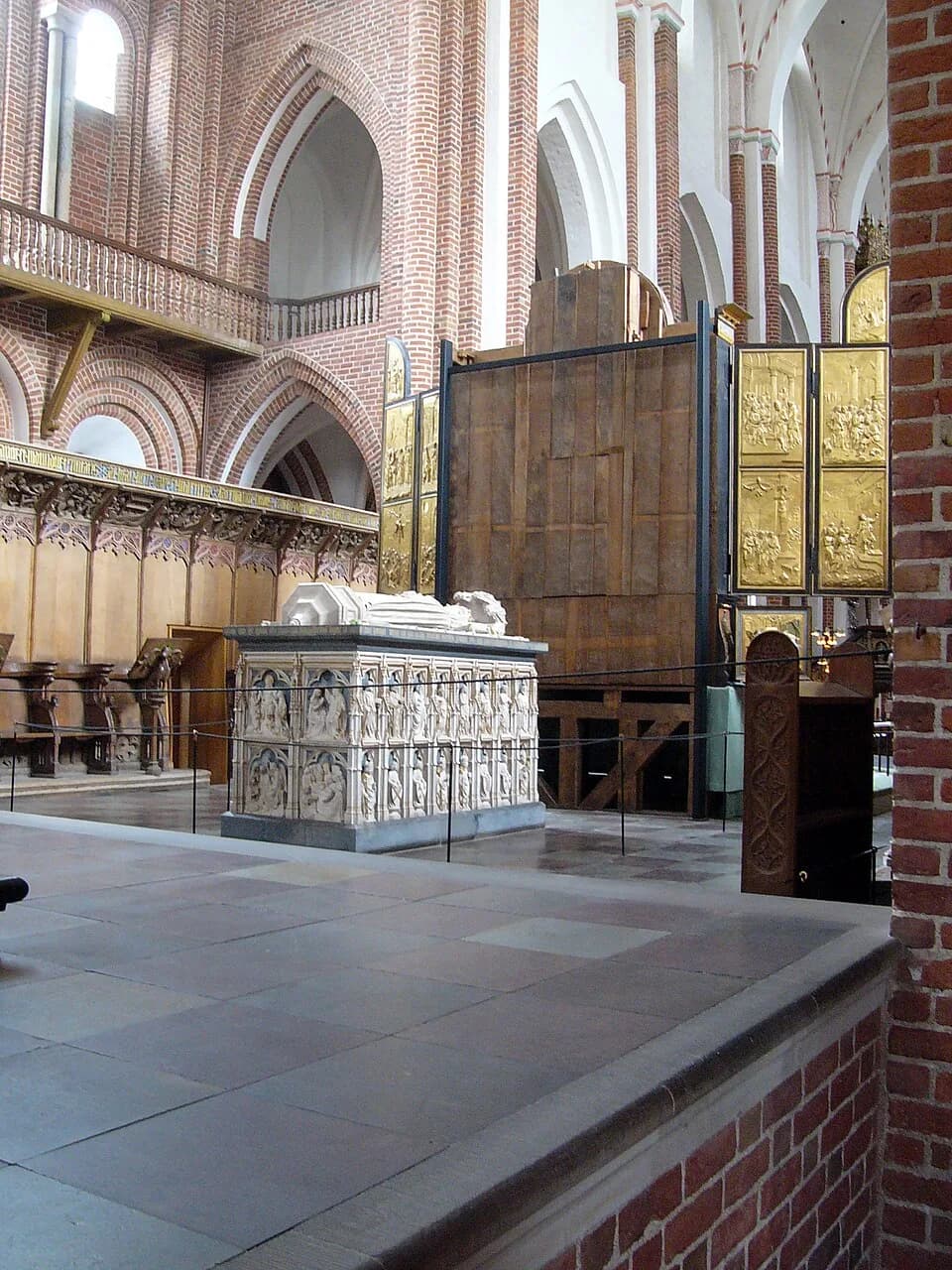 Margaret I of Denmark - Cathedral of Roskilde.
The sepulchre of Margarethe I back the altar.