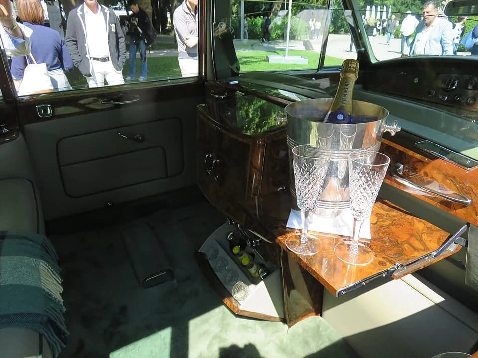 Princess Margaret, Countess of Snowdon - Rolls-Royce Phantom IV de 1954, Limousine 7-places, chassis 4BP7, Princesse Margaret, carrosserie H. J. Mulliner &amp; Co, 8 cylindres 5,6 L, concours d'élégan