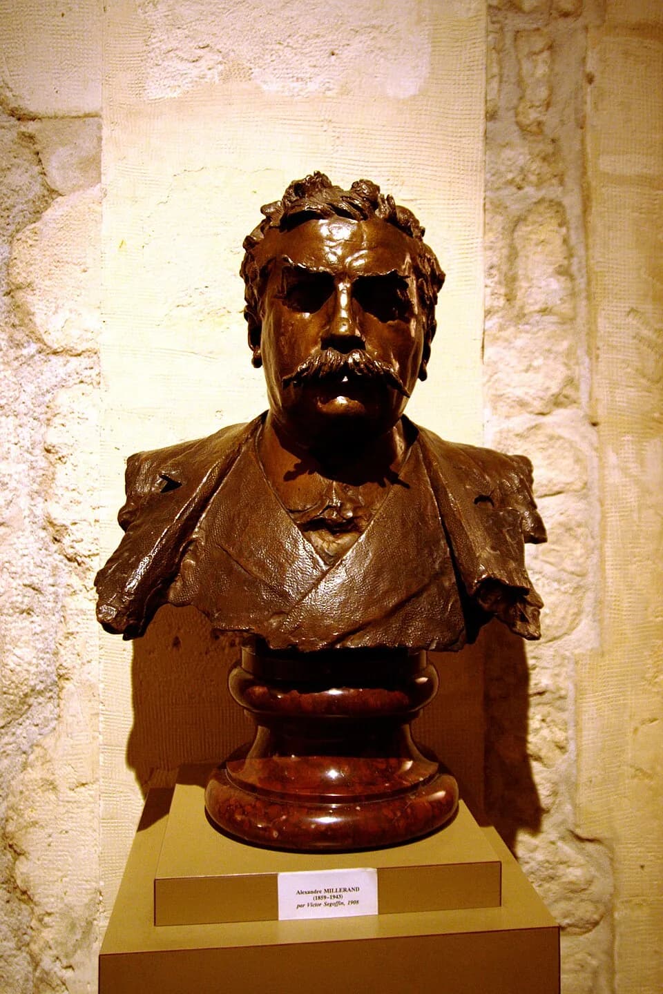 Alexandre Millerand - Musée du Barreau de Paris (dans l'hôtel de La Porte) : buste d'Alexandre Millerand, créé en 1908 par Victor Segoffin