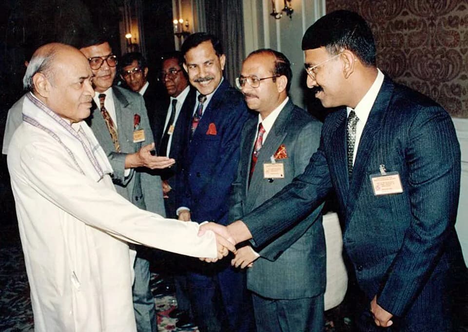P. V. Narasimha Rao - Mohammad Mosaddak Ali met with Prime Minister of India P. V. Narasimha Rao atBangabhaban in Dhaka, Bangladesh in 1994.