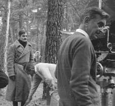 David Lean - El director, David Lean y el protagonista, Omar Sharif, preparando una toma en el pinar de San Leonardo de Yagüe (foto: Teodoro de Miguel).
