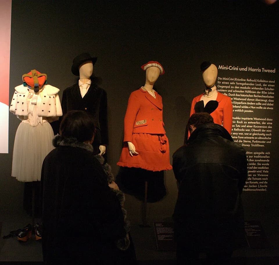 Vivienne Westwood - Blick in die Ausstellung "Vivienne Westwood" im NRW-Forum Düsseldorf.
