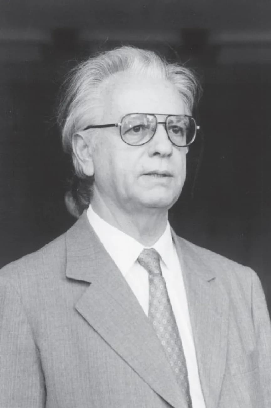 Itamar Franco - Itamar Augusto Cautiero Franco foi o 33º presidente do Brasil (1992-1995).