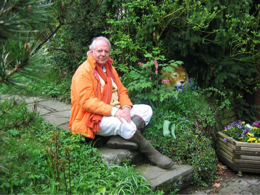 Karlheinz Stockhausen - Karlheinz Stockhausen, 20 April 2005 in his garden in Kürten. (Photo: Kathinka Pasveer)