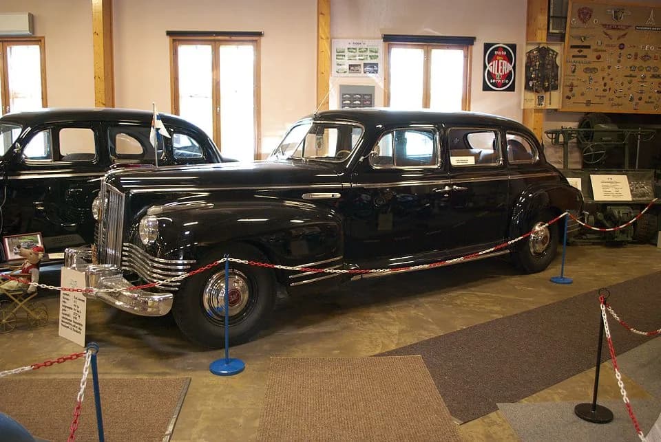 Juho Kusti Paasikivi - ZIS 110 at Vehoniemi automobile museum