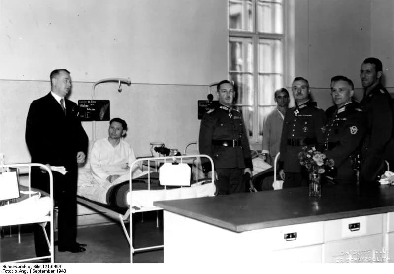 Ernst Kaltenbrunner - For documentary purposes the German Federal Archive often retained the original image captions, which may be erroneous, biased, obsolete or politically extreme. Polizeikrankenhau