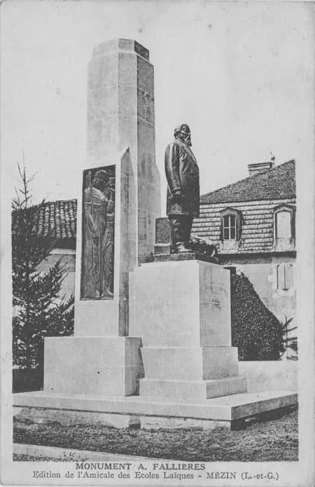 Armand Fallières - Monument, sculpture en bronze A. FALLIERES 1938 (détruit en 1942 par le régime de Vichy)
