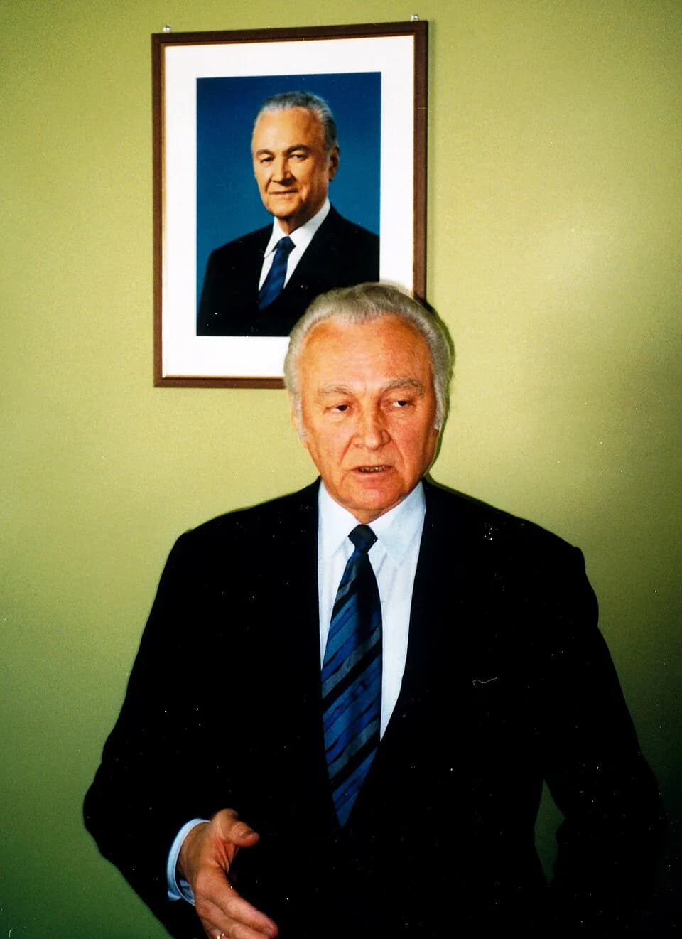 Arnold Rüütel - Arnold Rüütel 26.4.2004 Vasknarva piirivalvekordonis