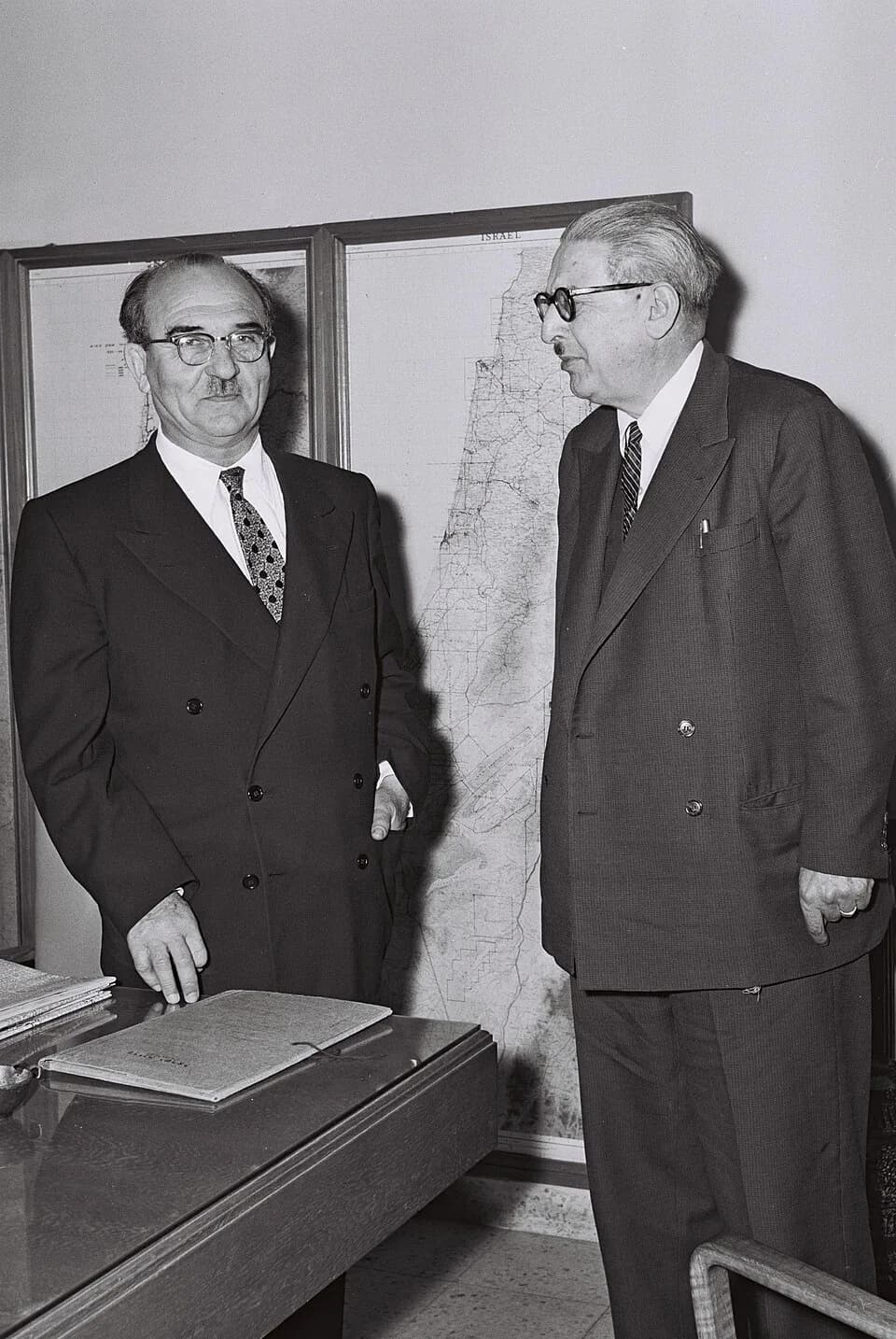 Levi Eshkol - Former French defence minister Jules Moch visiting Levi Eshkol in Israel