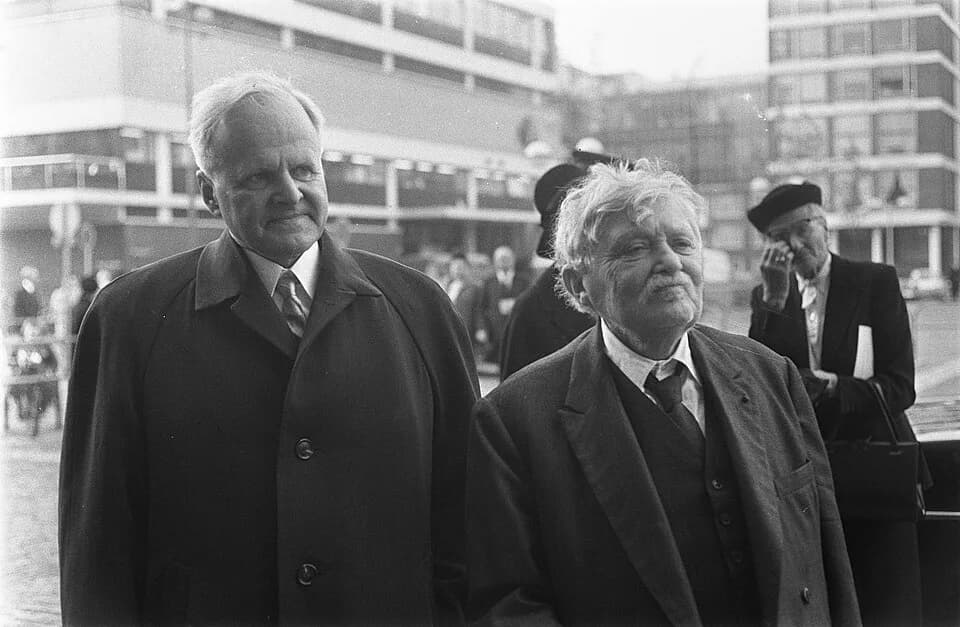 Gabriel Marcel - Collectie / Archief : Fotocollectie Anefo
Reportage / Serie : Uitreiking Erasmusprijs 1969 in de Sint Laurenskerk te Rotterdam
Beschrijving : Prijswinnaars Carl von Weizsäcker en Gabr