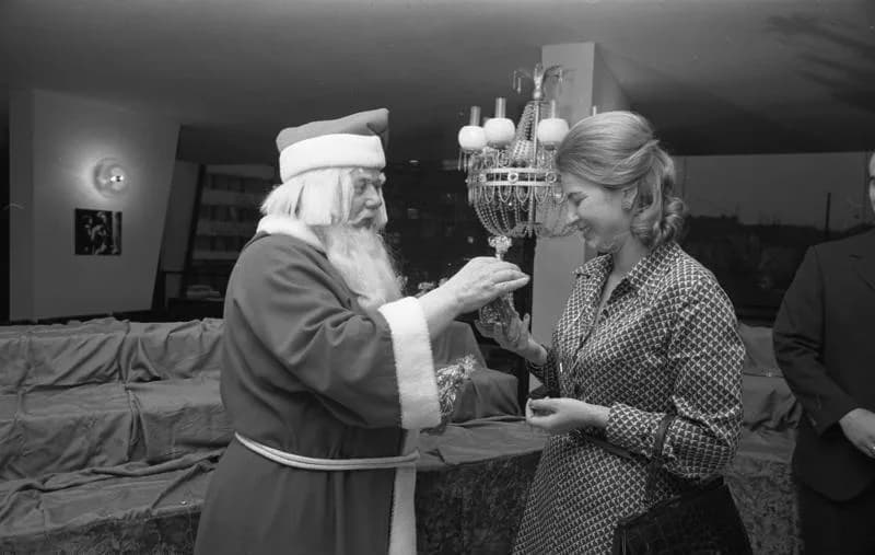 Hans-Dietrich Genscher - For documentary purposes the German Federal Archive often retained the original image captions, which may be erroneous, biased, obsolete or politically extreme. Frau Barbara G