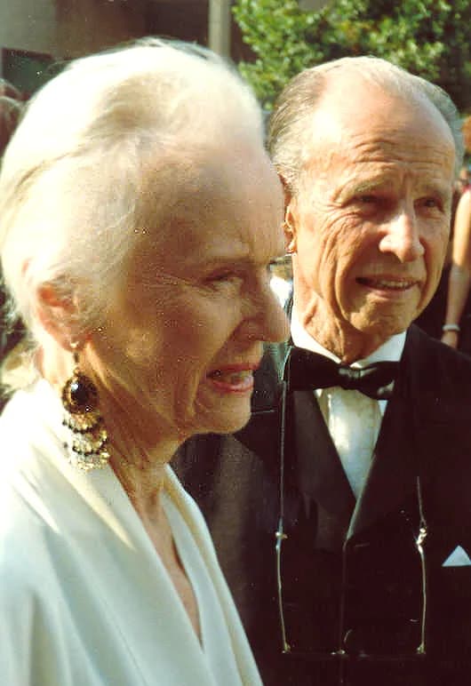 Jessica Tandy - Jessica Tandy and Hume Cronyn taken at the 40th Emmy Awards, August 1988 (revised)