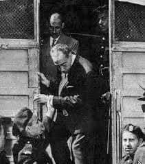 Sayyid Qutb - Sayed Qotb out from train or Cargo car