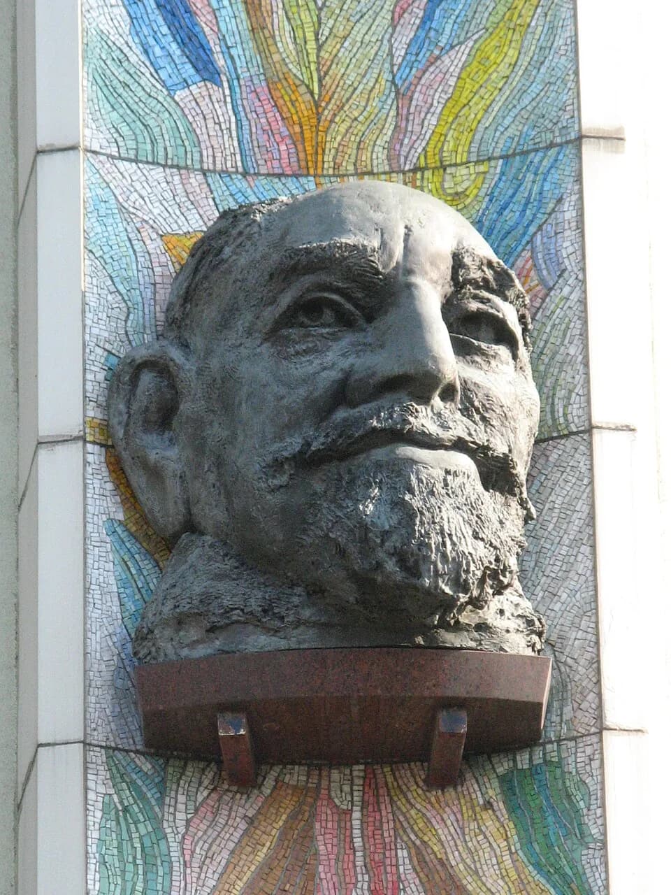 Karl Renner - Karl-Renner-Büste, Brauhausstraße, Schwechat