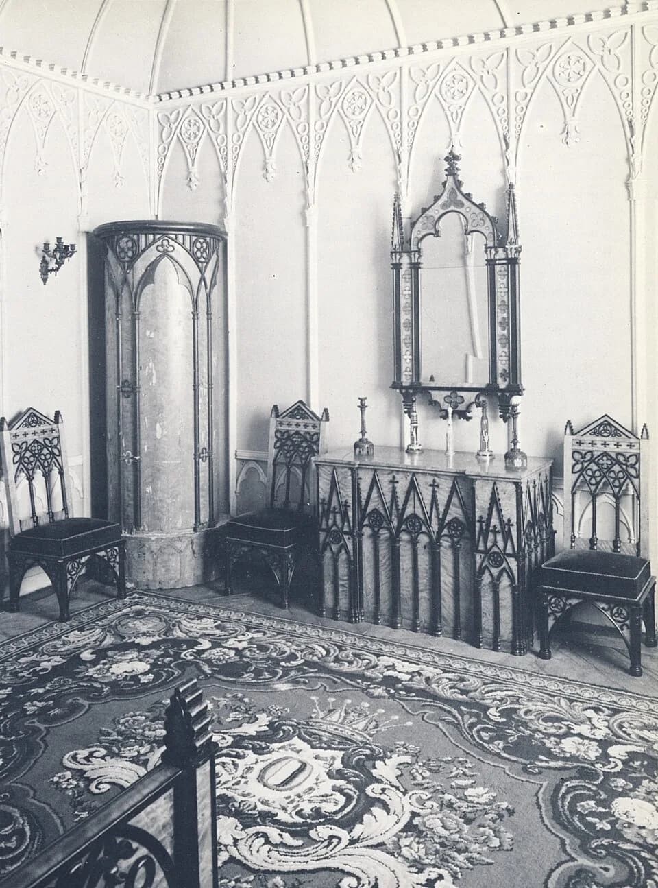 Oscar I of Sweden - Oakar I:s götiska rum på Stockholms slott tillfälligt inredd med urspruingliga möbler