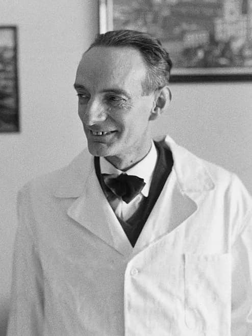 Daniel Bovet - Swiss-born Italian biochemist and Nobel Prize in Physiology or Medicine Daniel Bovet. Rome, October 1957