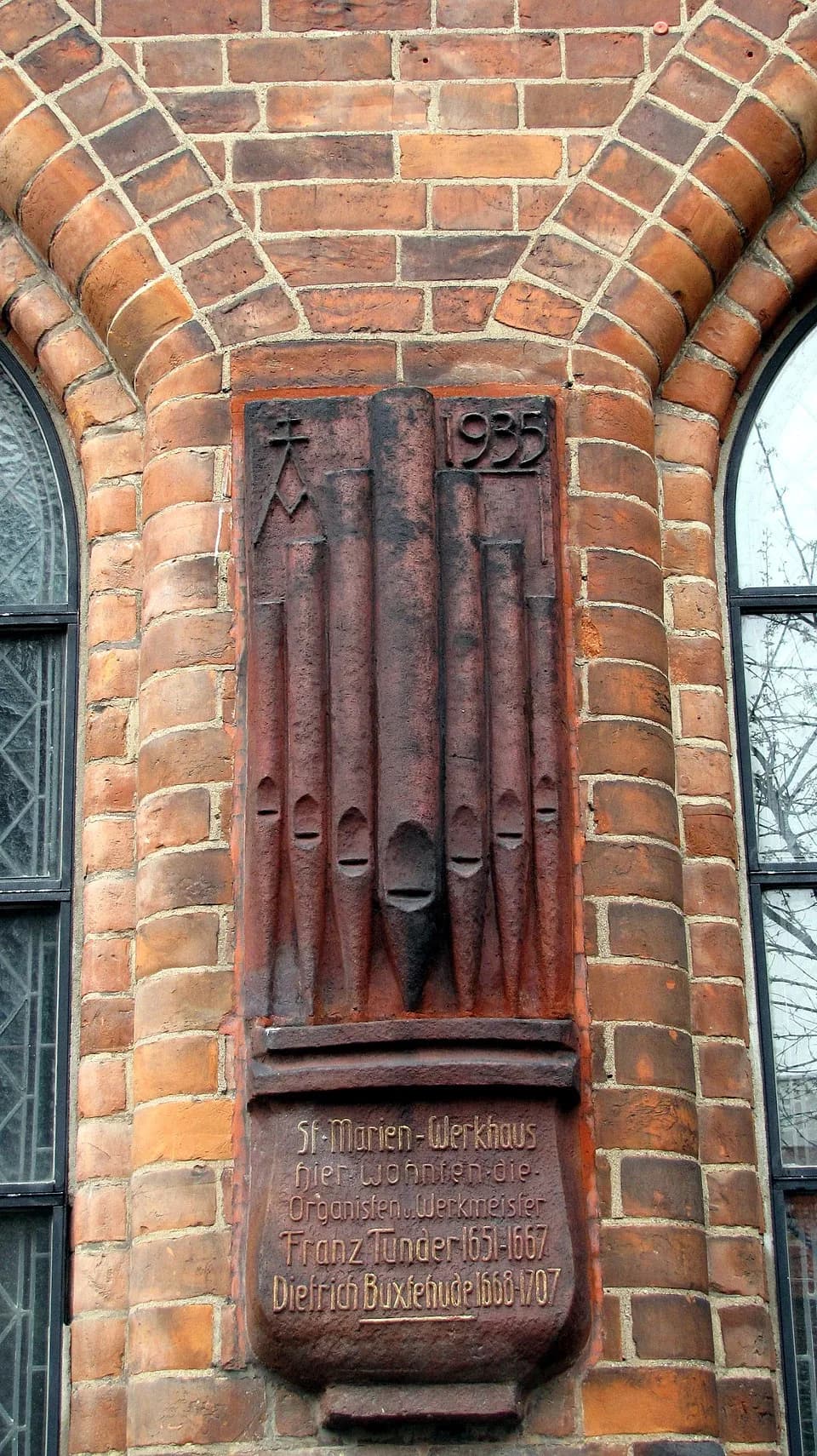 Dietrich Buxtehude - Terracotta Plaque at the Marienwerkhaus for the organist Franz Tunder and Dietrich Buxtehude, 1935