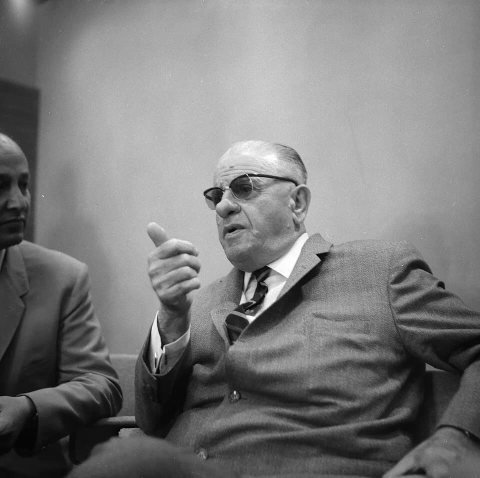 Cevdet Sunay - Collectie / Archief : Fotocollectie Anefo
Reportage / Serie : [ onbekend ]
Beschrijving : Turkse chef Generale staf (Generaal Sunay)
Datum : 10 augustus 1964
Locatie : Turkije
Trefwoord