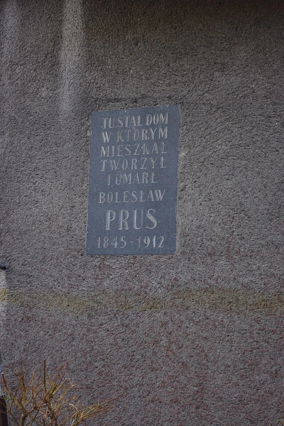 Bolesław Prus - Tablica upamiętniająca Bolesława Prusa na ul. Wilczej w Warszawie