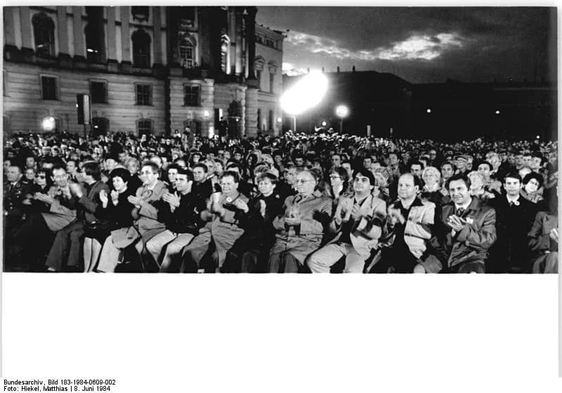 Mikis Theodorakis - For documentary purposes the German Federal Archive often retained the original image captions, which may be erroneous, biased, obsolete or politically extreme. ADN-ZB-Hiekel-9.6.8