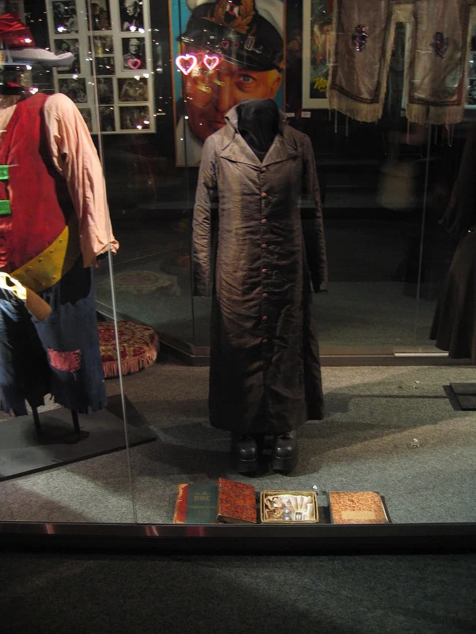 Klaus Kinski - Mantel und Schuhwerk des Nosferatu (Nosferatu – Phantom der Nacht), Filmmuseum Düsseldorf