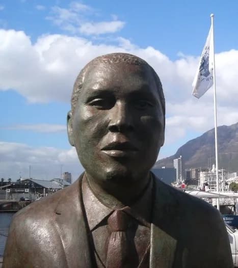 Albert John Mvumbi Luthuli - en.wikipedia.org/wiki/Albert_Lutuli