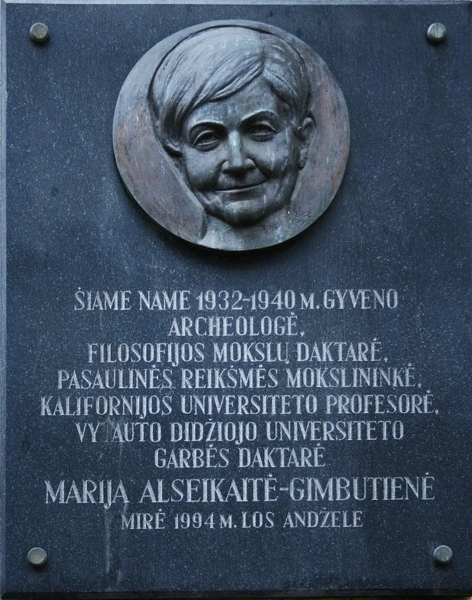 Marija Gimbutas - Marija Gimbutienė commemorative plaque in Kaunas, Mickevičius Street.