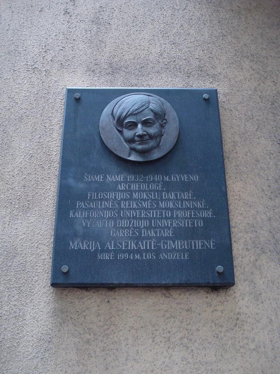 Marija Gimbutas - Marija Gimbutienė commemorative plaque in Kaunas, Mickevičius Street.
