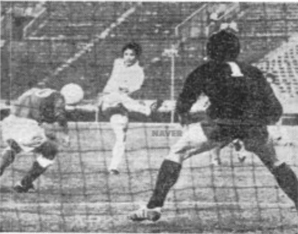 Kunishige Kamamoto - A friendly match between South Korea and Japan on 28 September 1974.