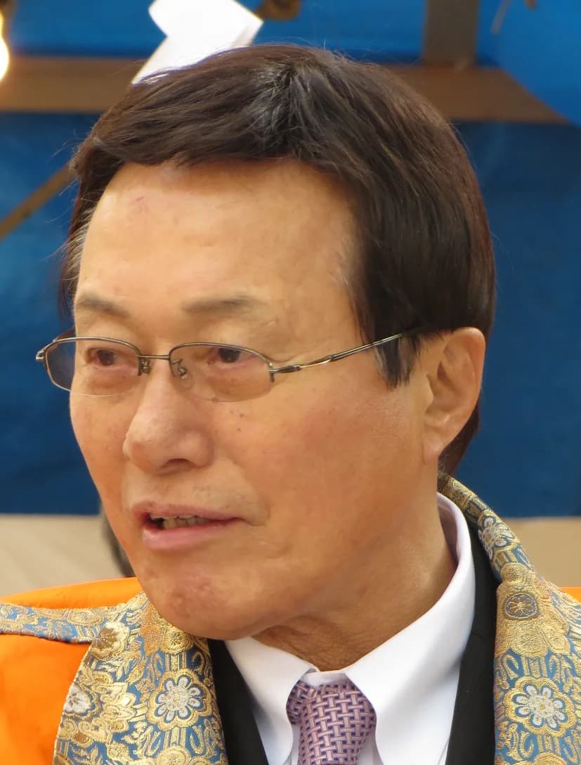 Kunishige Kamamoto - Kunishige Kamamoto in Hattori Tenjin-gu, Toyonaka, Osaka.