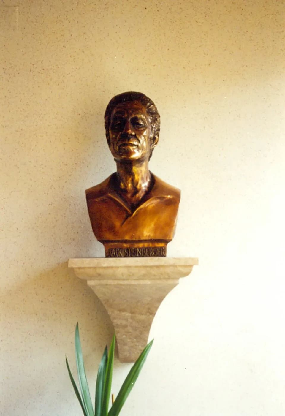 Jack Steinberger - The bust of Jack Steinberger standing in the "Jack-Steinberger-Gymnasium" in Bad Kissingen (Bavaria, Germany).