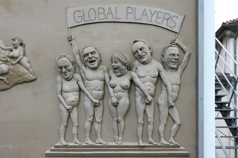 Guido Westerwelle - Relief “Ludwigs Erbe” by Peter Lenk, close to Zollhaus and tourist information, Hafenstraße 5, Ludwigshafen am Bodensee, Bodman-Ludwigshafen in Germany: Right-hand part of the trip