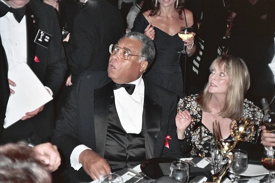 James Earl Jones - At the Governor's Ball following the 1991 Emmy Awards.
NOTE: Permission granted to copy, publish, broadcast or post any of my photos, but please credit "photo by Alan Light" if you