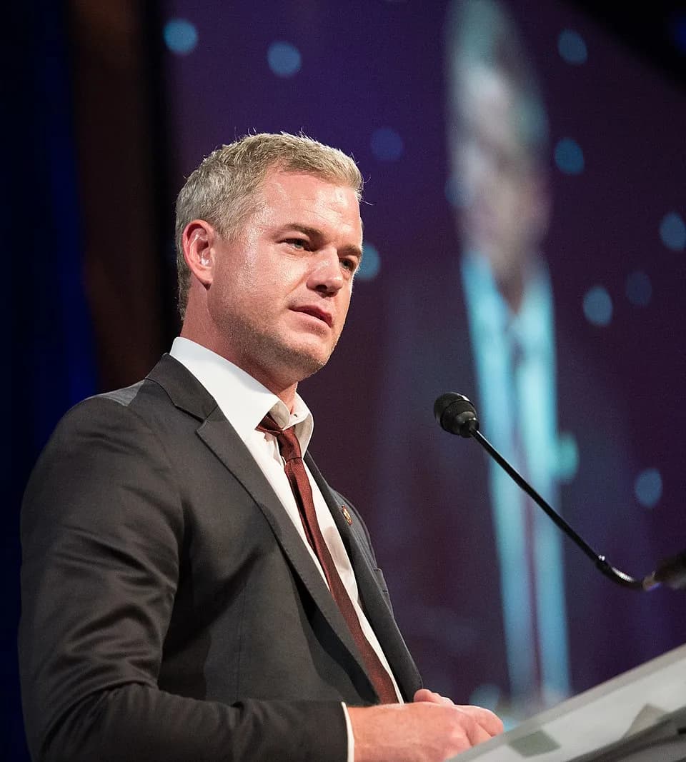 Eric Dane - Actor Eric Dane introduces Vice Chief of Naval Operations Adm. Michelle Howard on stage to accept an award on behalf of Chief of Naval Operations Adm. Jonathan Greenert during the 21st Ann