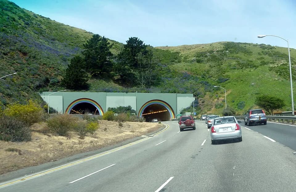 Robin Williams - w:Waldo Tunnel, southern portal.