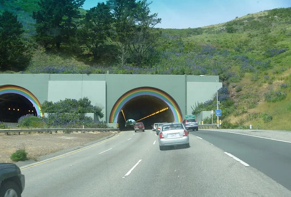 Robin Williams - w:Waldo Tunnel, southern portal.