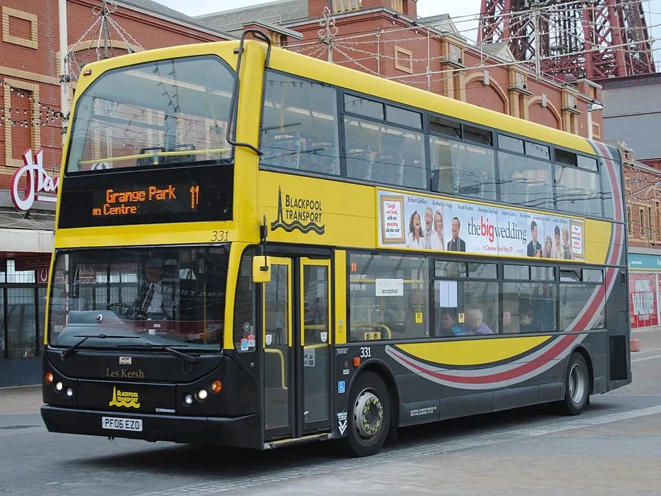 Robin Williams - Dennis Trident East Lancs Lolyne