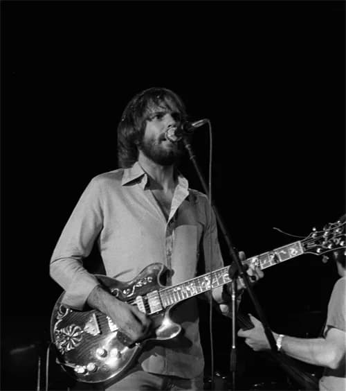 Bob Weir - Bob Weir performing with the Grateful Dead 12/31/76