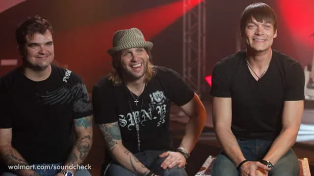 Brad Arnold - 3 Doors Down plays tunes from their new album "Time of My Life" for a crowd of fans in Nashville. Check out their Walmart Soundcheck concert and interview at <a href="http://soundchec