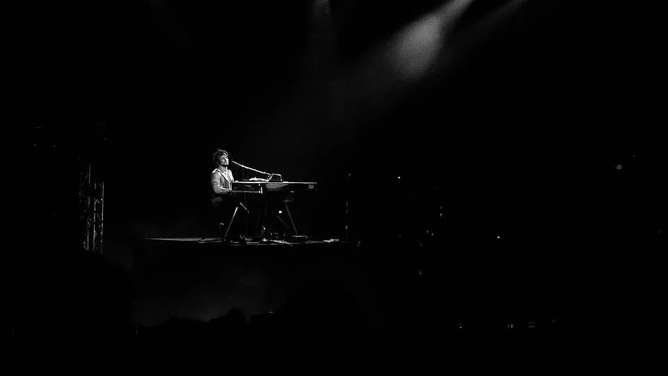 D’Angelo D’Angelo - D'Angelo performing at Brixton Academy, February 2012, playing on the Rhodes piano.