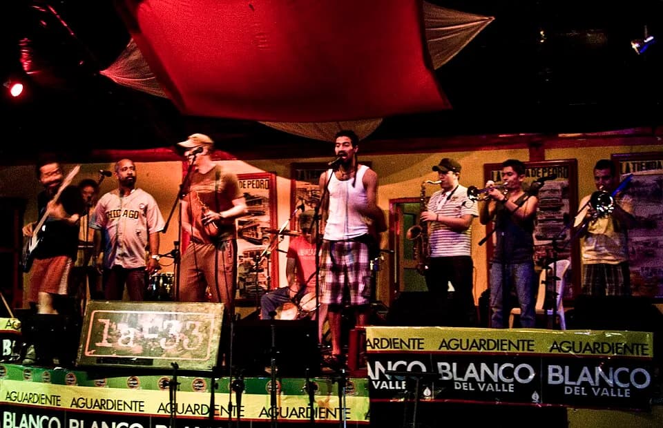 Willie Colón - La-33: a brief story of a tasty idea 
Strange but true: one of the most extroverted and happiest salsa bands in the World. La-33 was born in the traditional borough of Teusaquillo in Bo