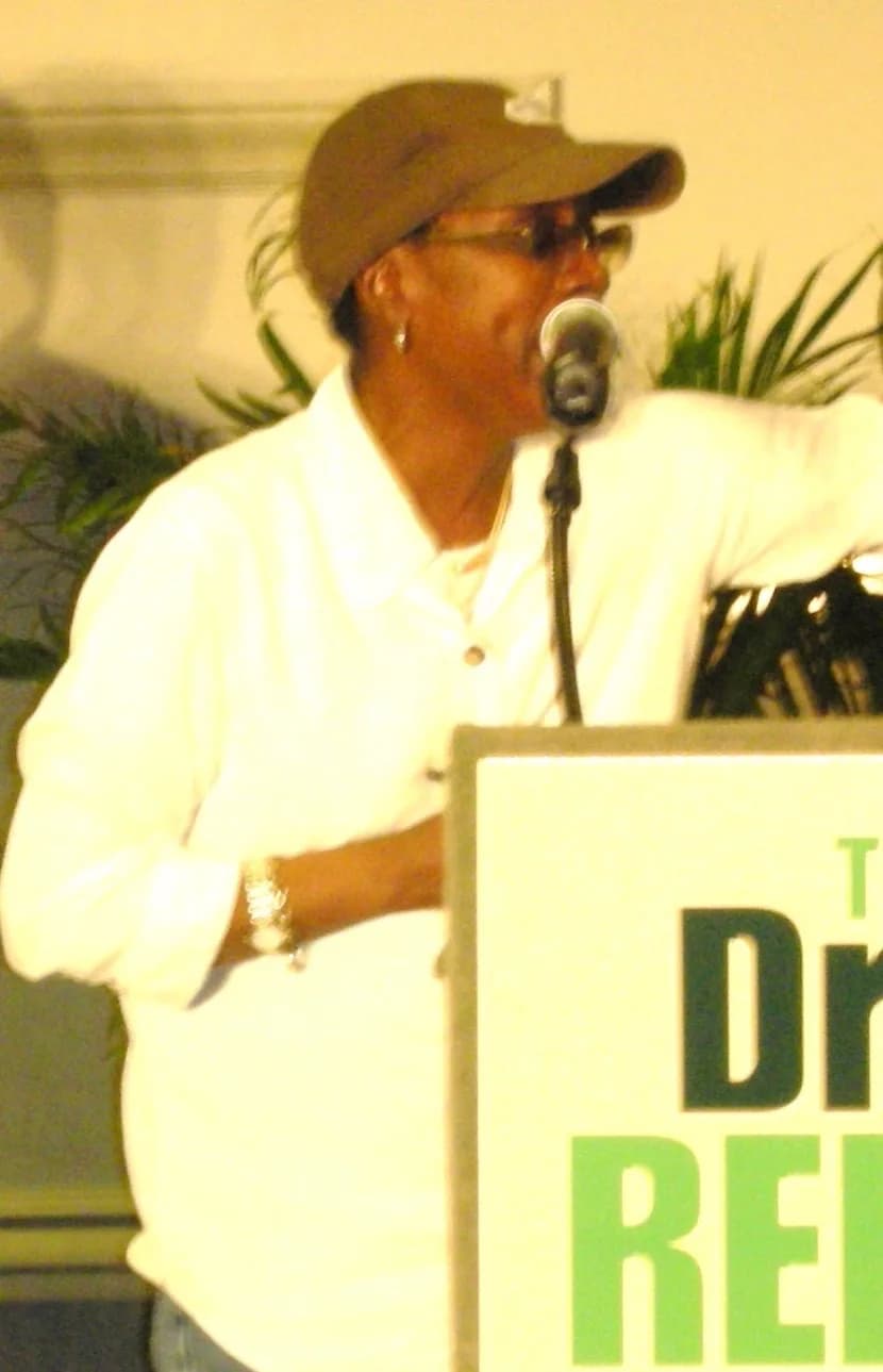 Tupac Shakur - Afeni giving a speech
