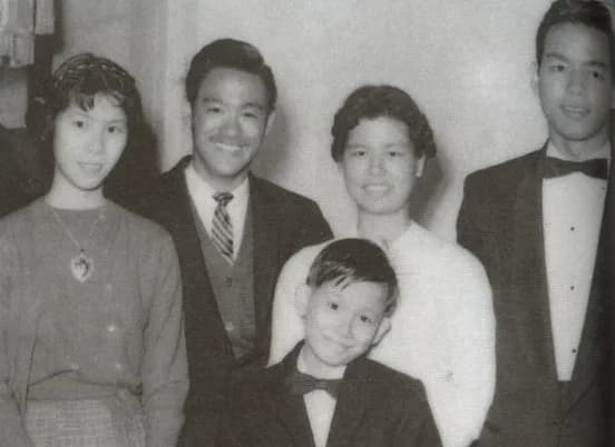 Bruce Lee - Bruce lee and his family,when he was a child.