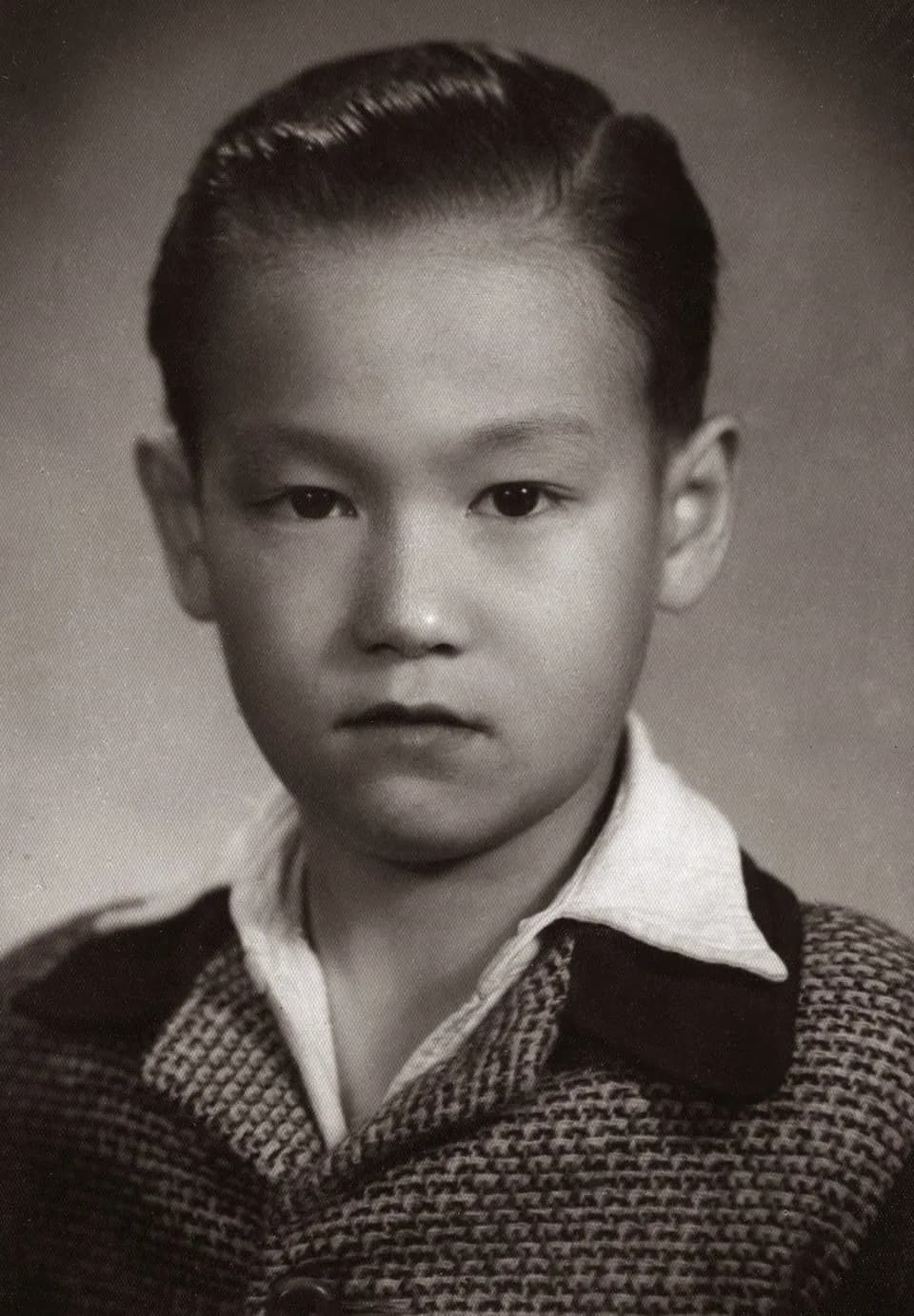 Bruce Lee - Bruce lee and his family,when he was a child.